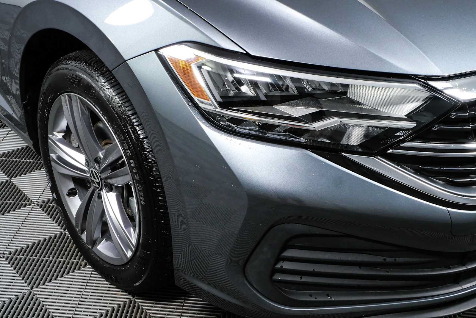 Used 2023 Volkswagen Jetta SE FWD image 33