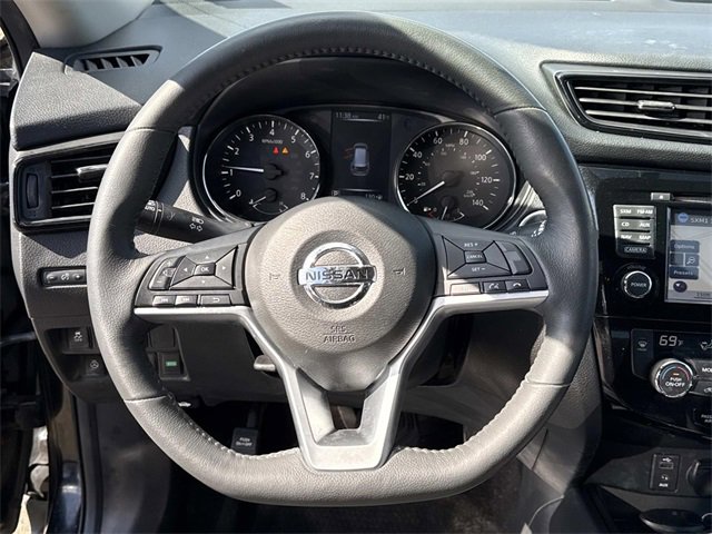 Used 2017 Nissan Rogue SV w/ SV Premium Package image 18