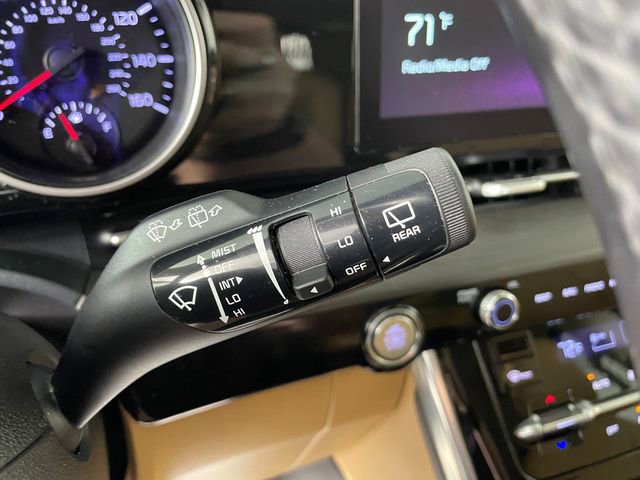 Used 2022 Kia Carnival EX FWD image 12