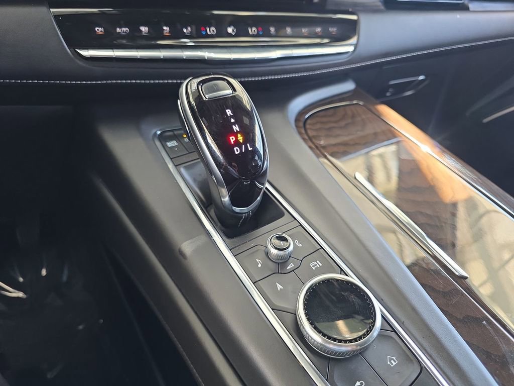 Certified 2024 Cadillac Escalade Premium Luxury Platinum image 16