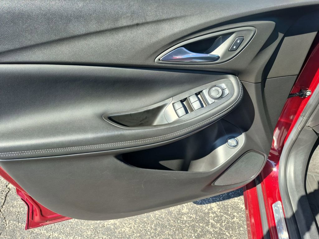 Certified 2022 Buick Encore GX Select w/ Sport Touring Package image 24