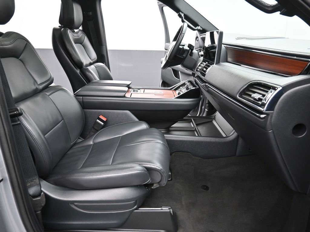 Used 2024 Lincoln Navigator L 4WD image 27