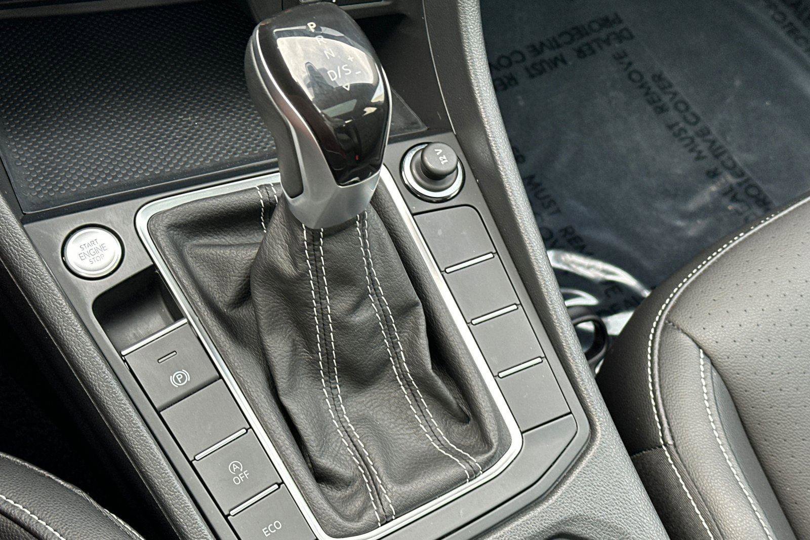 Used 2022 Volkswagen Jetta SE w/ Panoramic Sunroof Package image 19