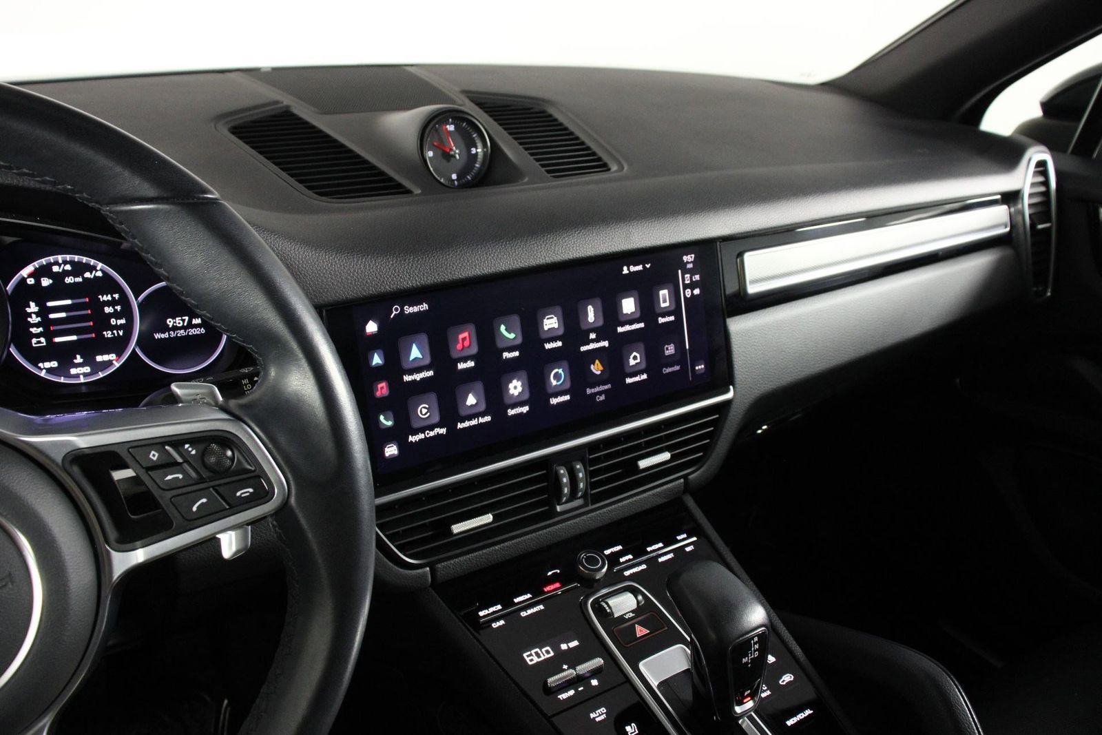 Certified 2023 Porsche Cayenne Platinum Edition image 13