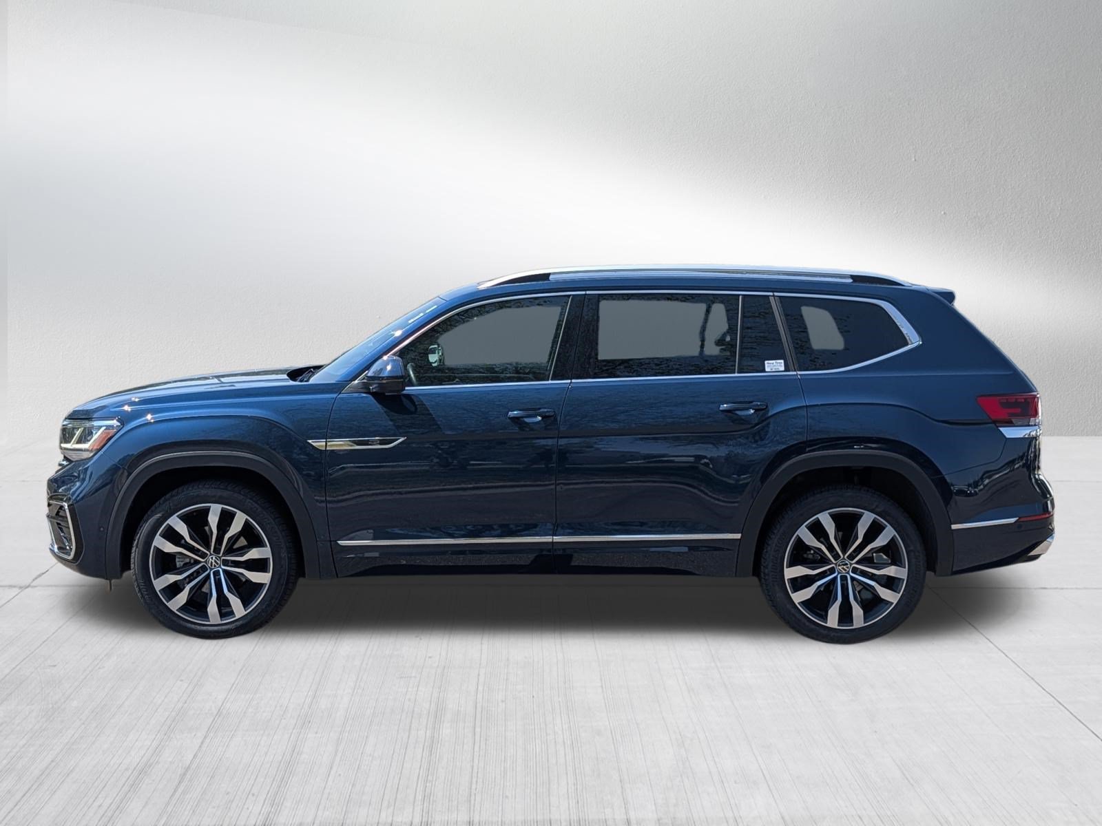 Certified 2023 Volkswagen Atlas SEL Premium AWD/4WD image 4