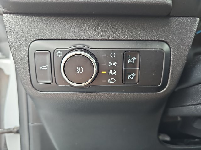 Certified 2025 Ford Escape ST-Line Select AWD/4WD image 32