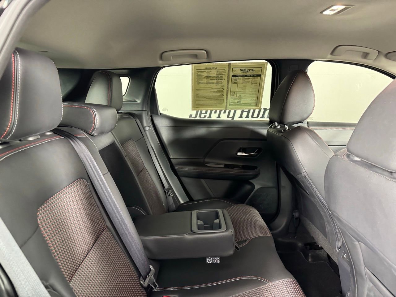 Used 2025 Nissan Kicks SR FWD image 39