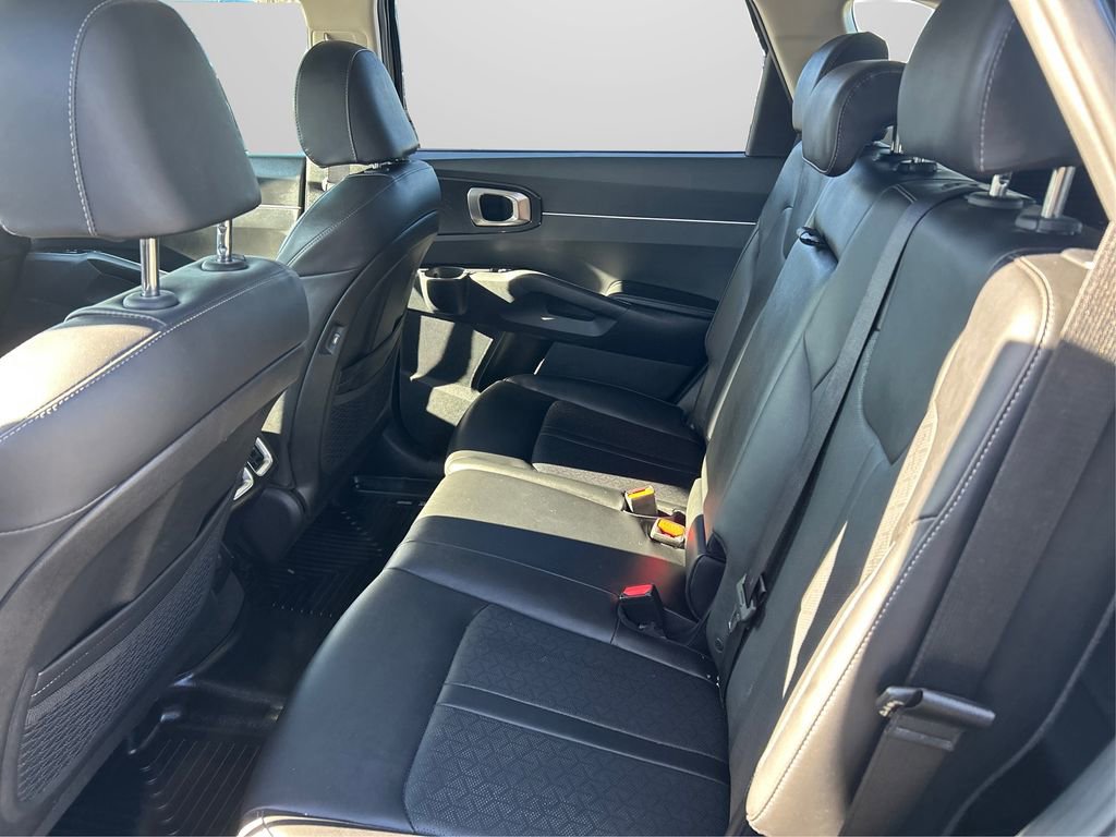 Used 2022 Kia Sorento S w/ Panoramic Sunroof Package image 10