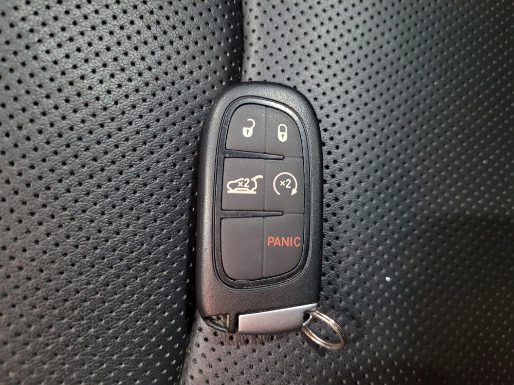 Used 2021 Jeep Cherokee Limited w/ Elite Package AWD/4WD image 32