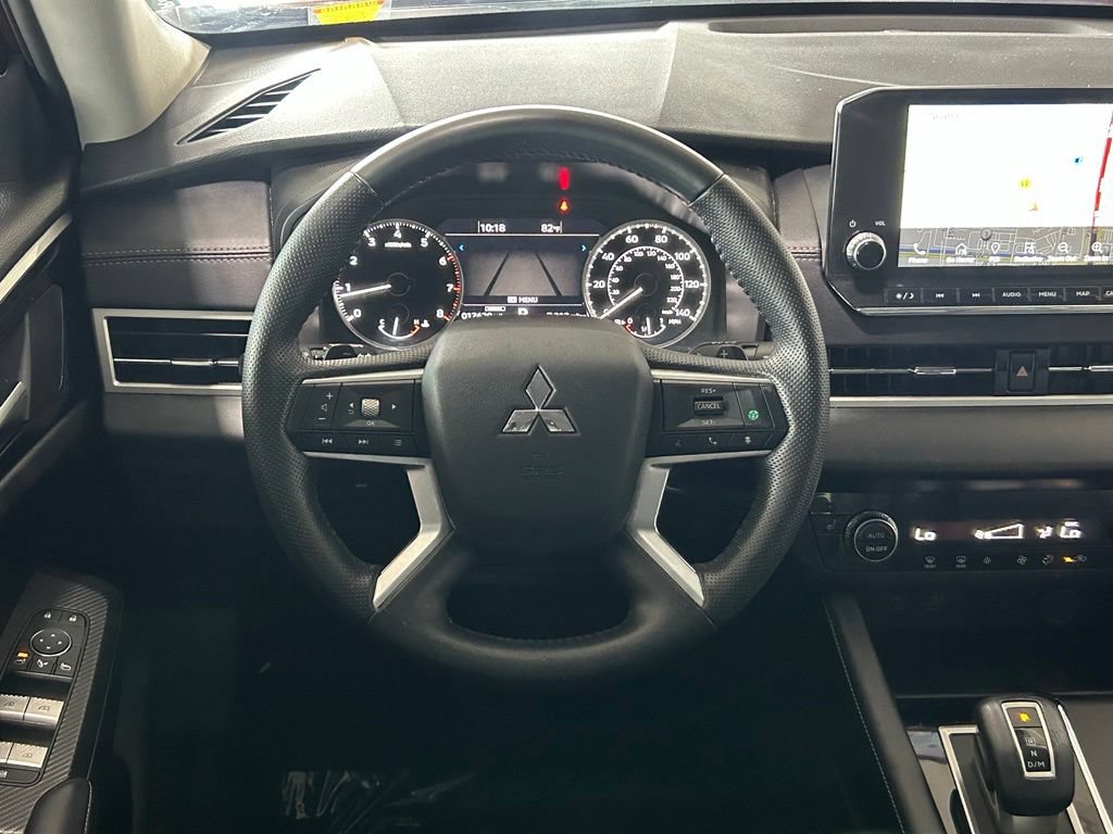 Used 2024 Mitsubishi Outlander SE Black Edition FWD image 9