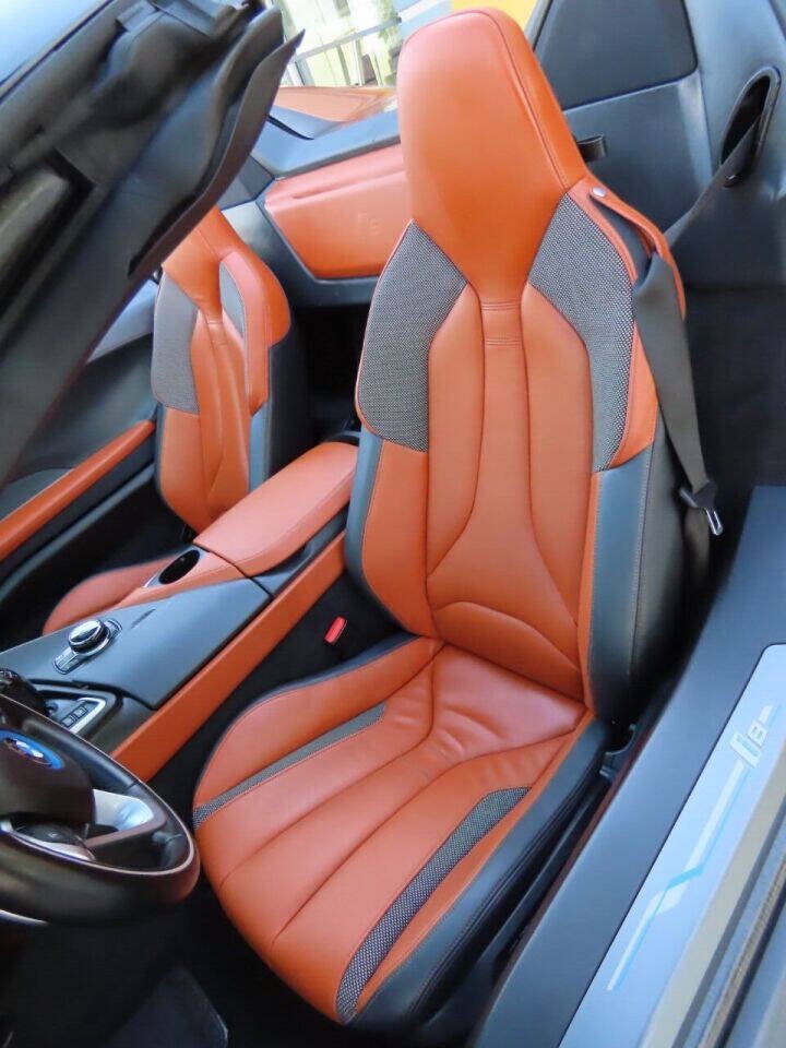 Used 2019 BMW i8 Roadster AWD/4WD image 37