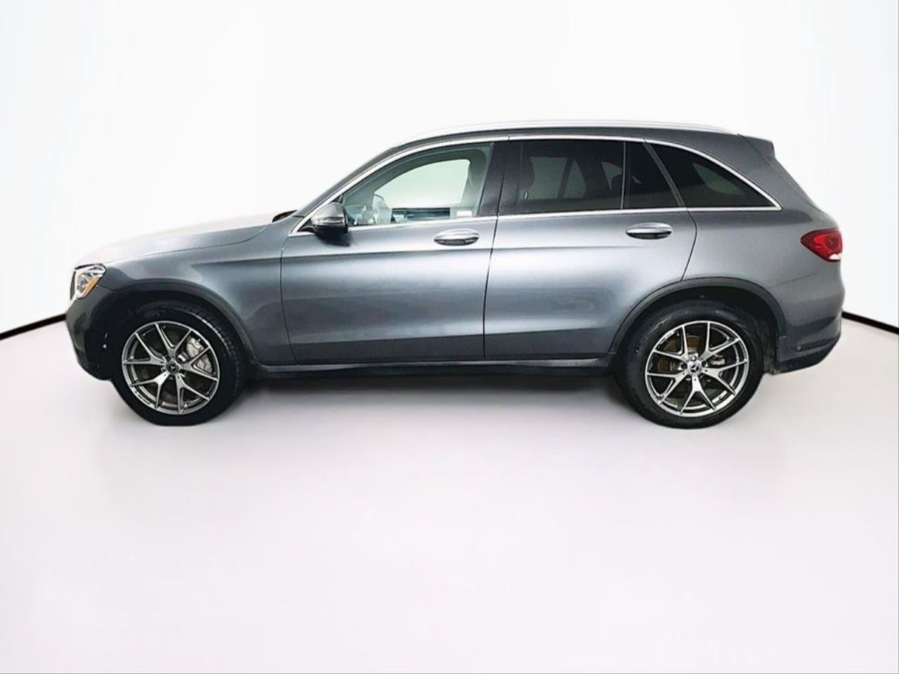 Used 2020 Mercedes-Benz GLC 300 image 4
