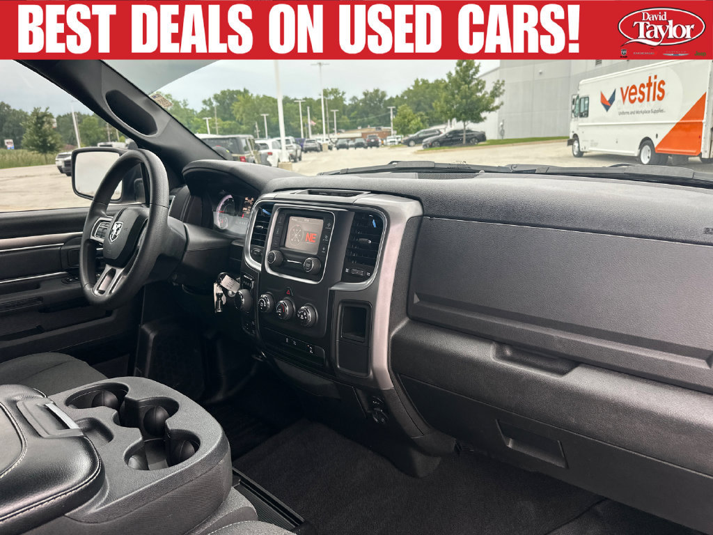 Used 2024 RAM 1500 Warlock AWD/4WD image 27
