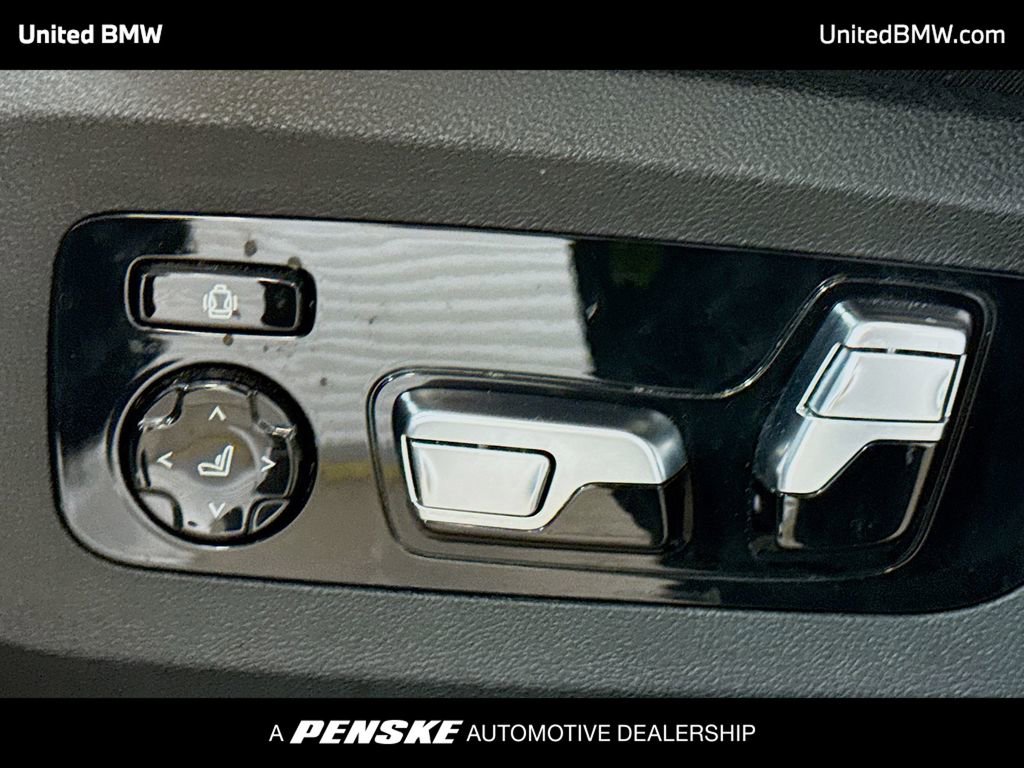 Certified 2023 BMW X7 xDrive40i w/ Premium Package image 4