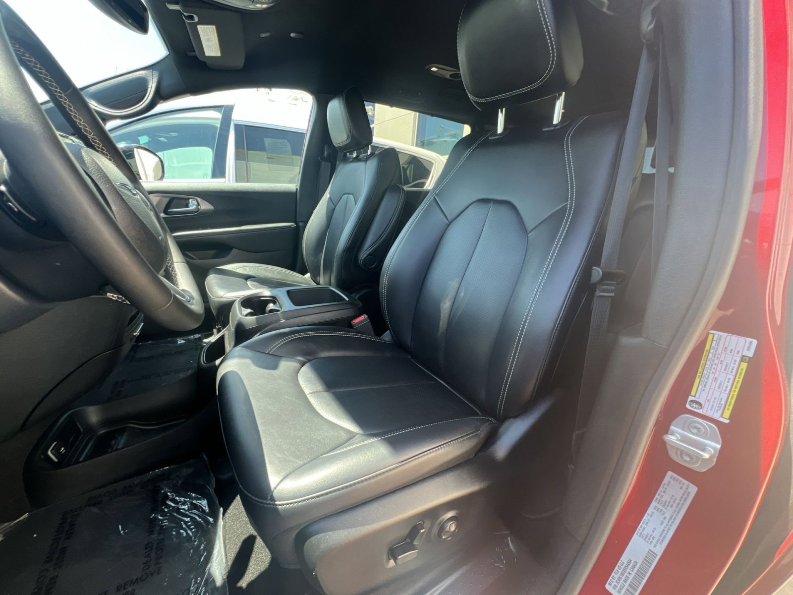 Used 2025 Chrysler Pacifica Select FWD image 21