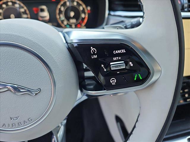 New 2025 Jaguar F-PACE R-Dynamic S image 19