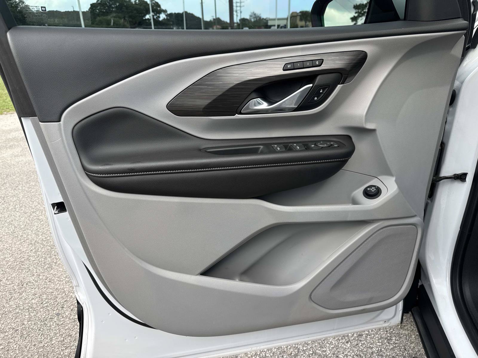 Used 2022 GMC Terrain SLT w/ LPO, Floor Liner Package FWD image 19