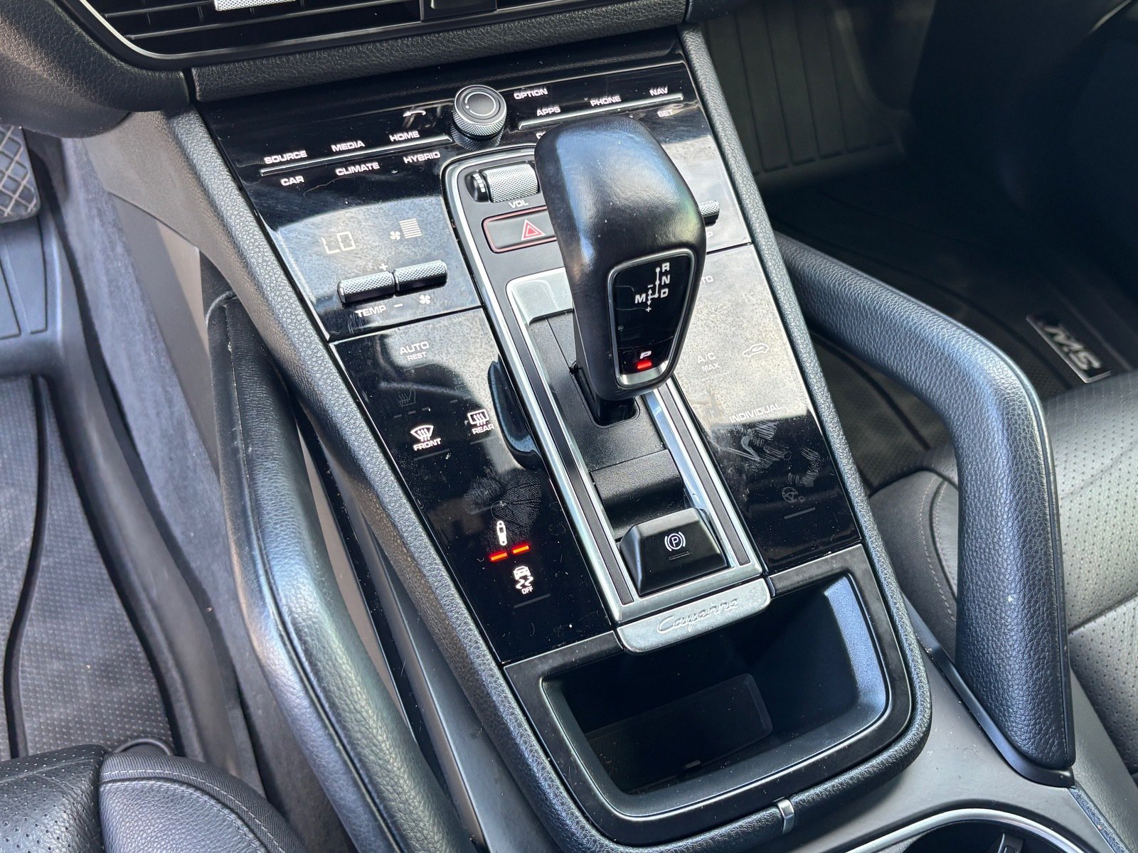 Used 2020 Porsche Cayenne E-Hybrid AWD/4WD image 16
