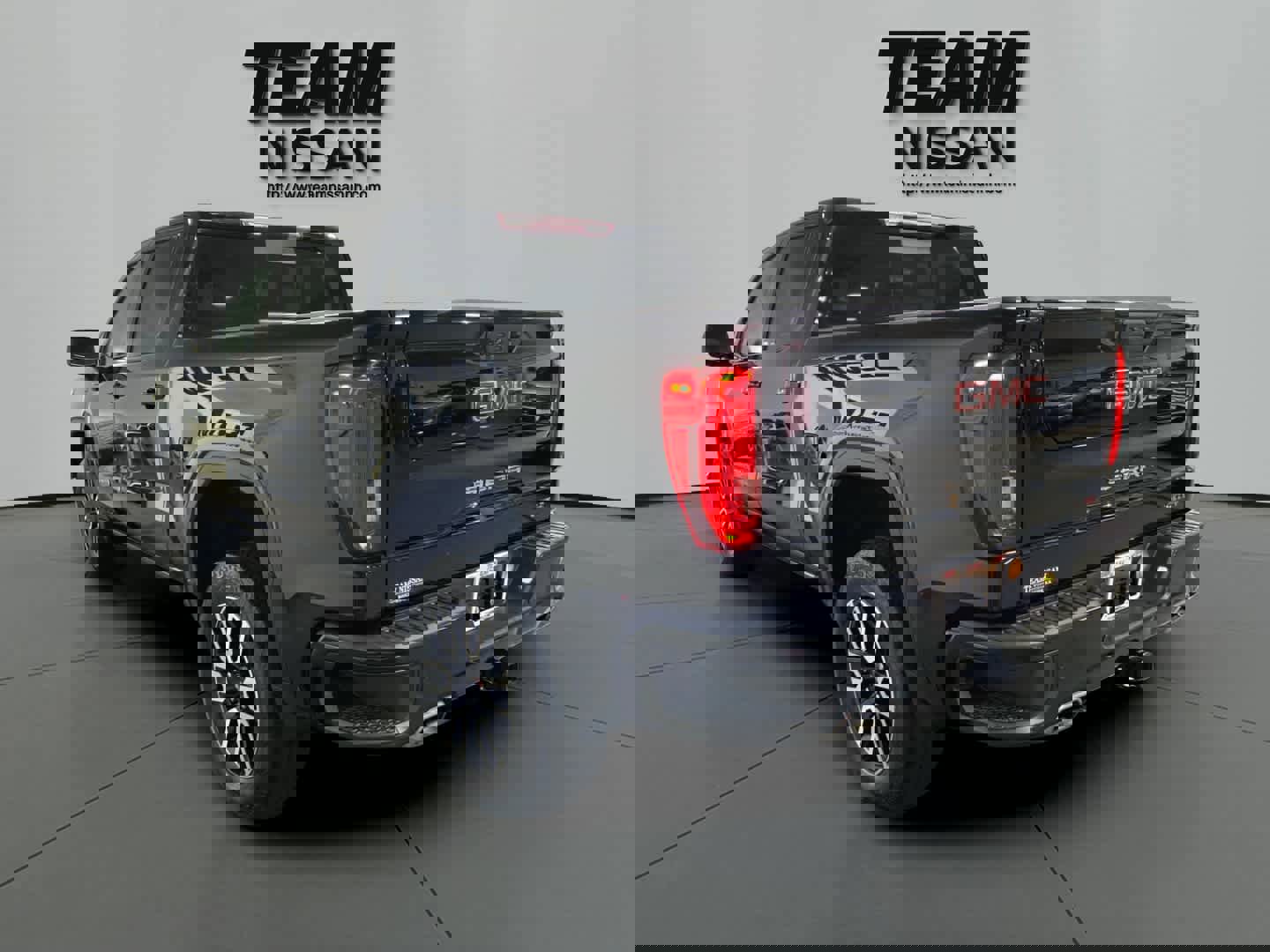 Used 2022 GMC Sierra 1500 AT4 w/ AT4 Preferred Package image 4