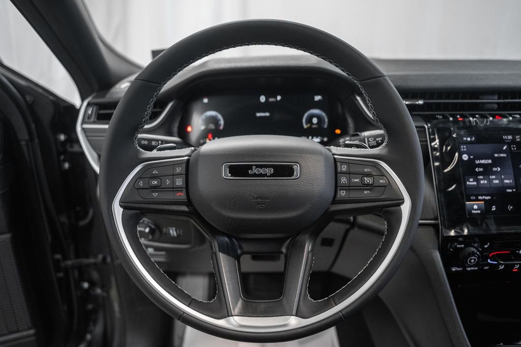 New 2025 Jeep Grand Cherokee L Altitude image 26