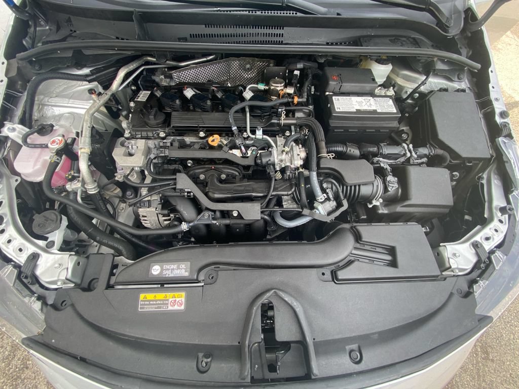 Used 2025 Toyota Corolla LE FWD image 30