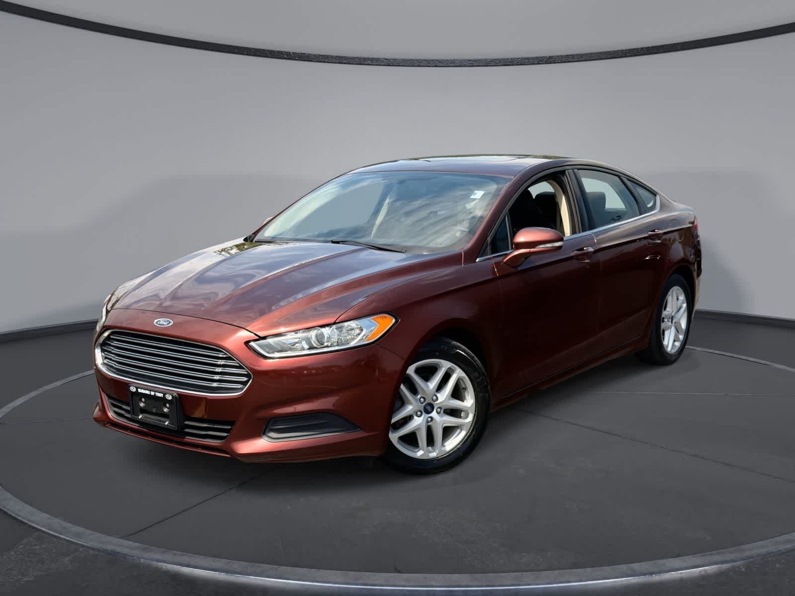 Used 2016 Ford Fusion SE FWD image 1