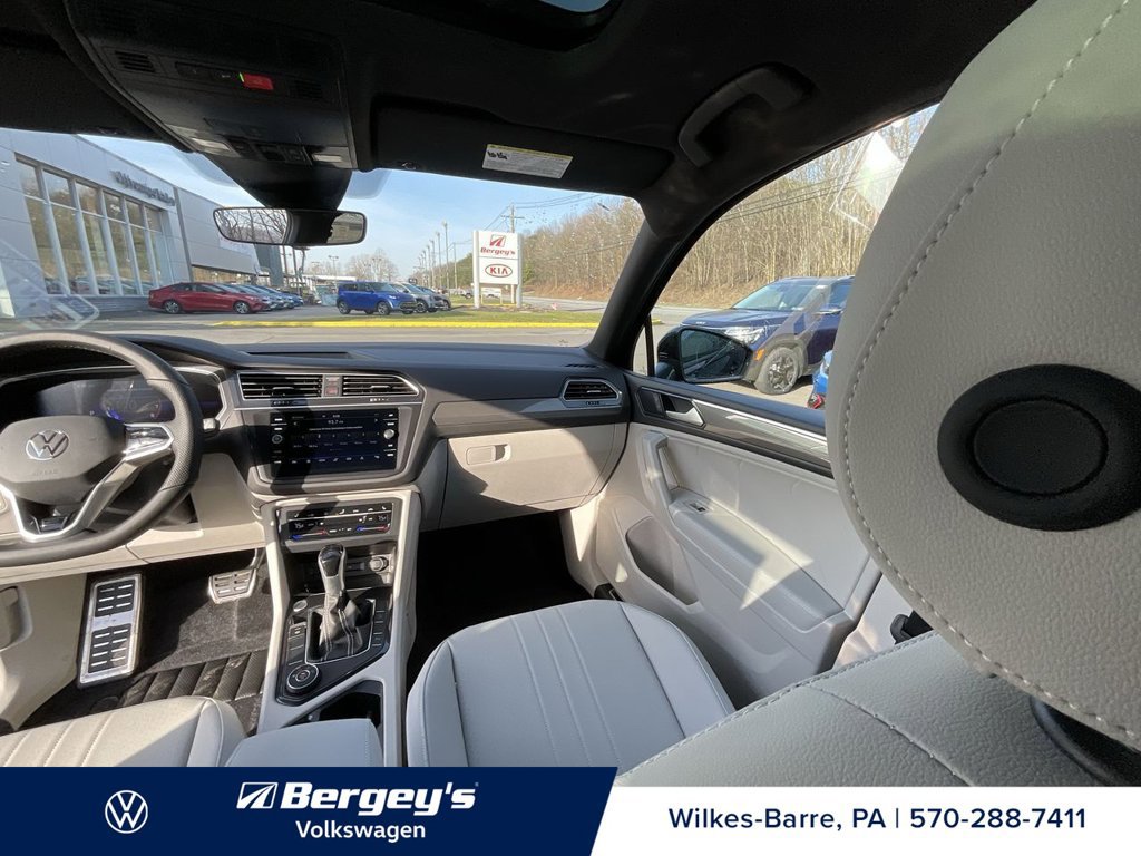 Used 2024 Volkswagen Tiguan SE R-Line AWD/4WD image 25