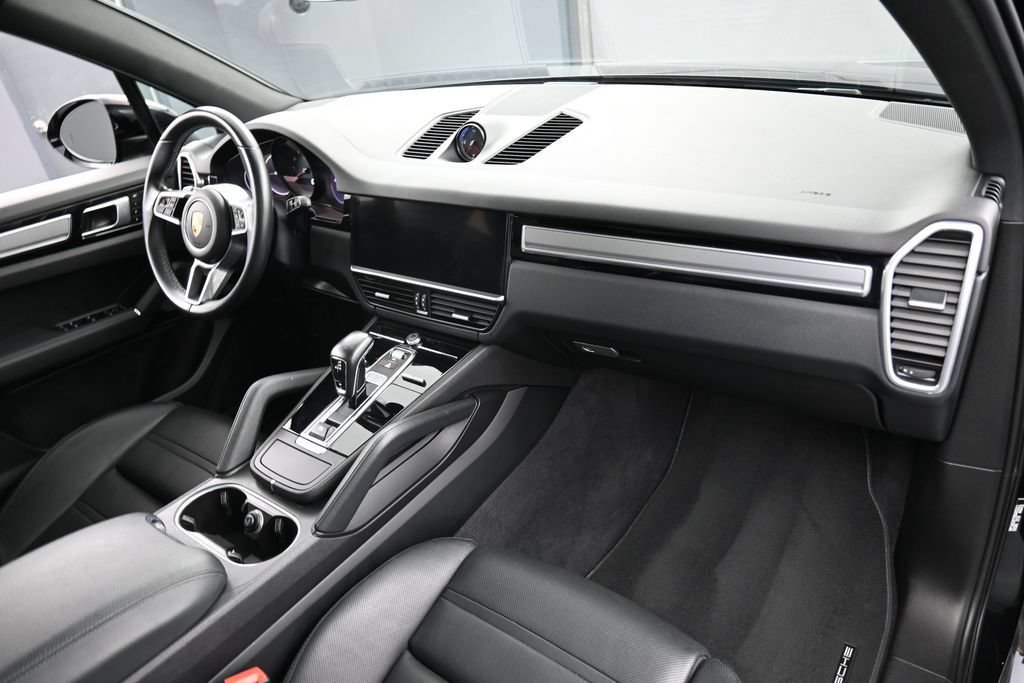 Certified 2022 Porsche Cayenne Platinum Edition AWD/4WD image 31