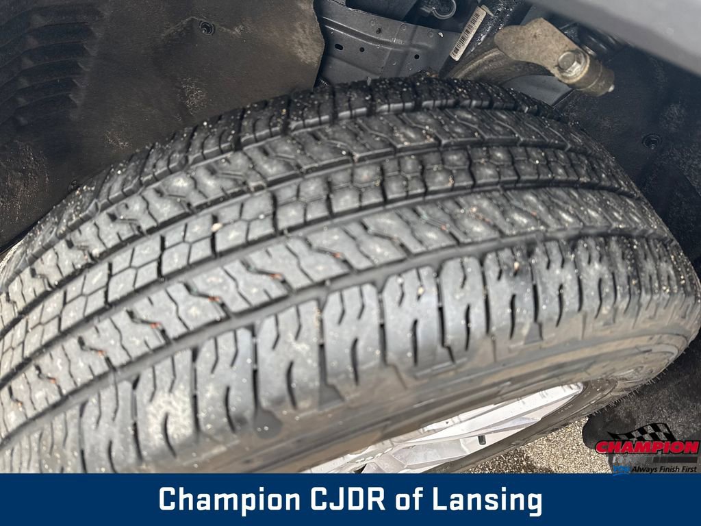 Used 2022 Jeep Grand Cherokee Limited image 31