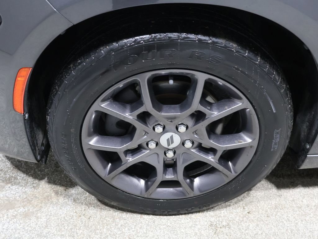 Used 2018 Dodge Charger GT image 9