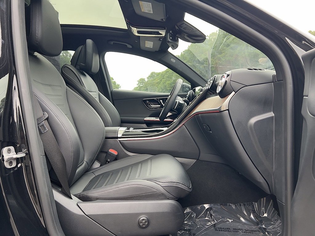 Used 2025 Mercedes-Benz GLC 300 4MATIC w/ AMG Line image 30