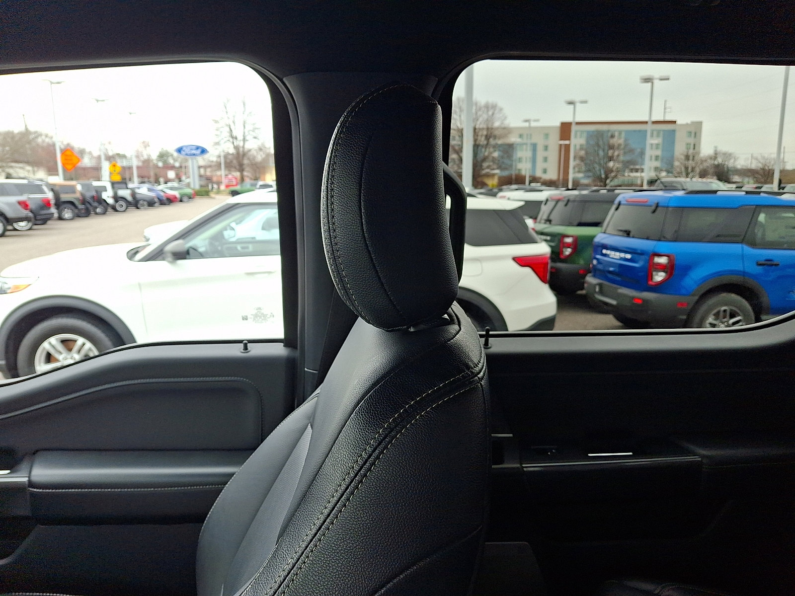 Used 2022 Ford F150 XLT w/ Equipment Group 302A High image 16