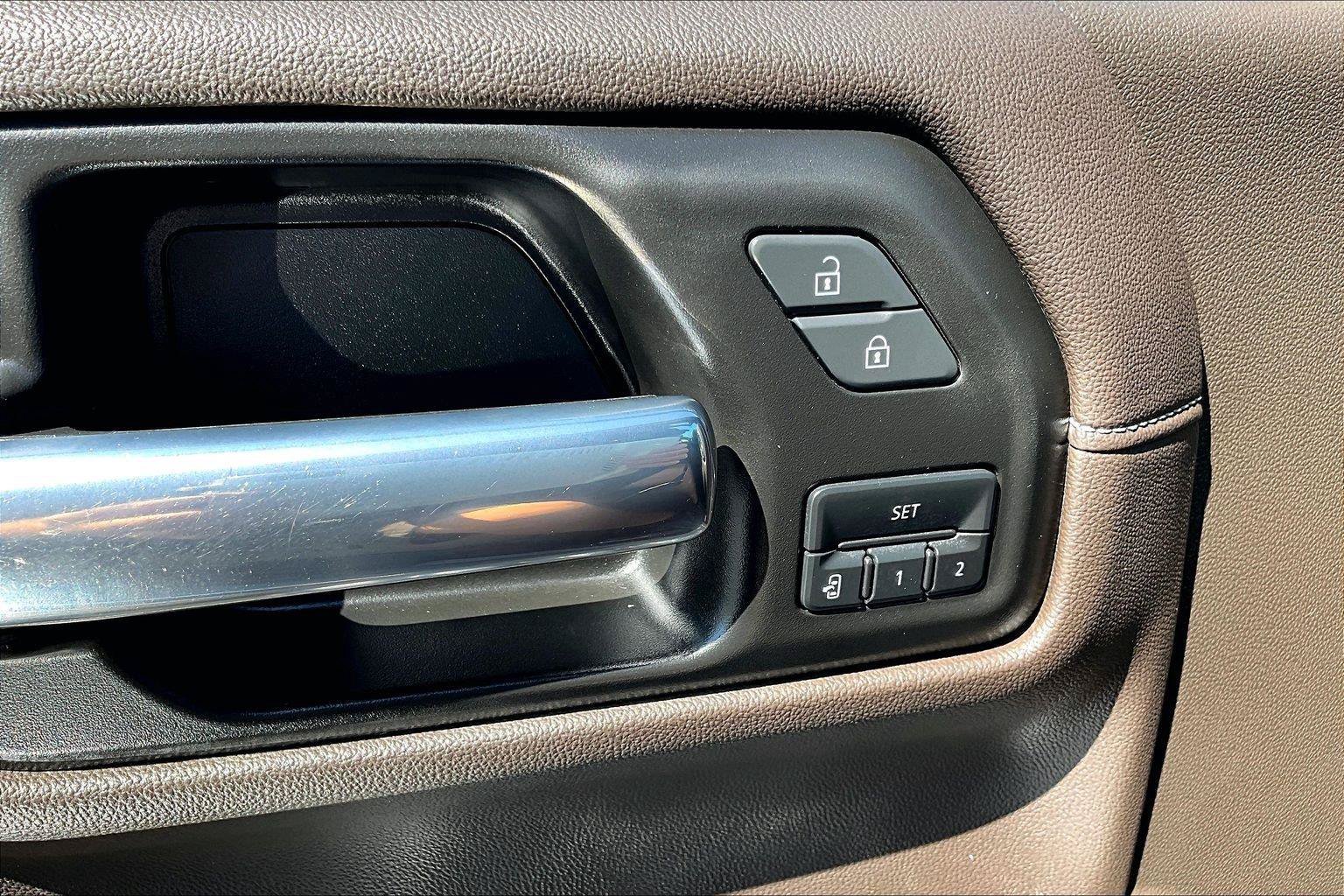 Used 2021 GMC Sierra 1500 SLT w/ X31 Off-Road Package AWD/4WD image 37