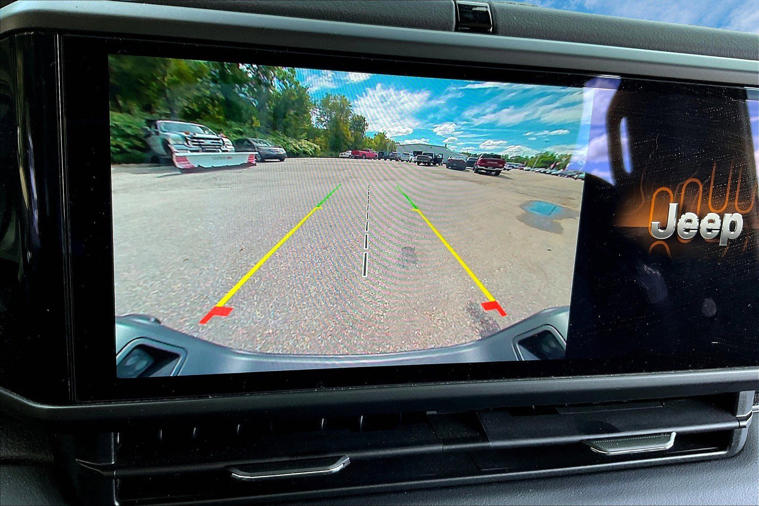 Certified 2025 Jeep Gladiator Sport image 18