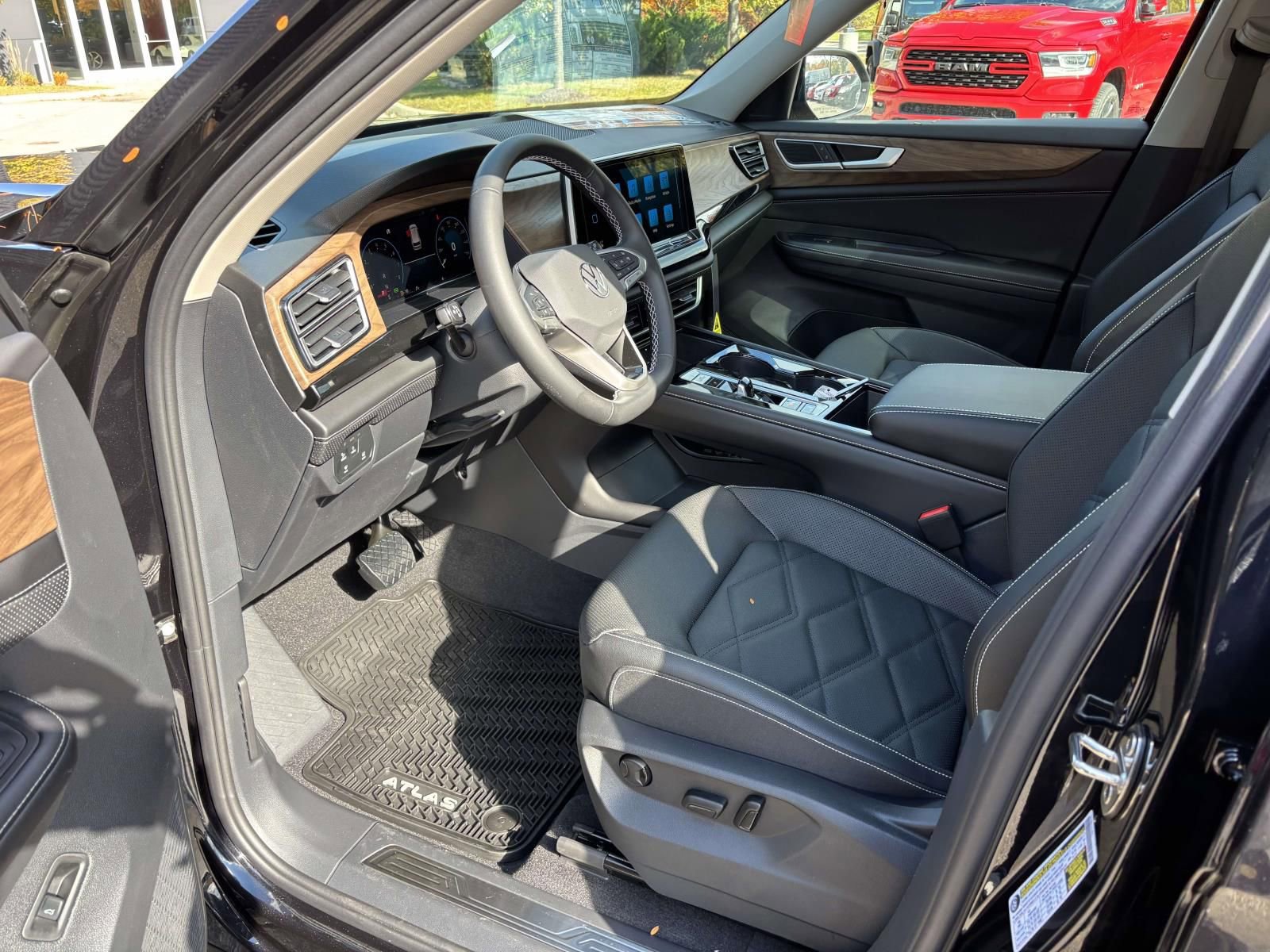 New 2026 Volkswagen Atlas SE image 26