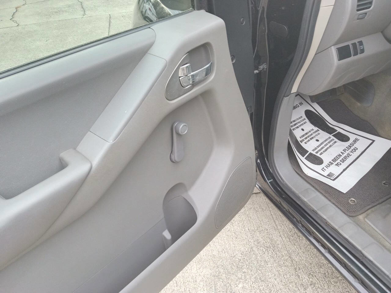 Used 2014 Nissan Frontier S image 8