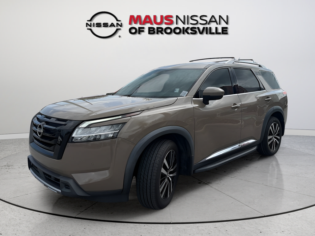 Certified 2023 Nissan Pathfinder Platinum w/ Cargo Package AWD/4WD image 4