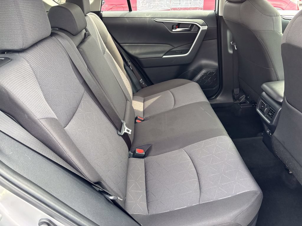 Used 2025 Toyota RAV4 XLE AWD/4WD image 37