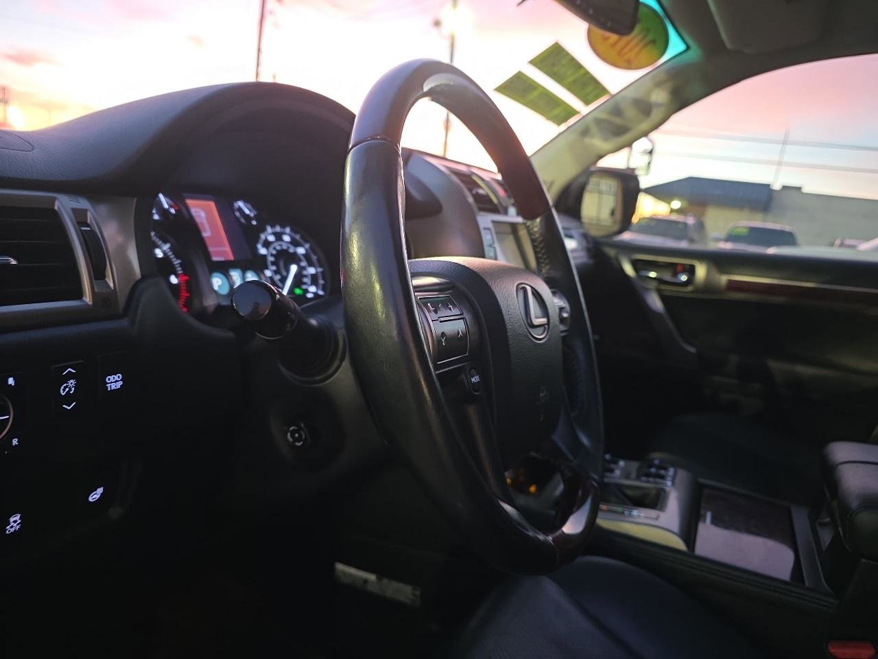 Used 2015 Lexus GX 460 Luxury image 12
