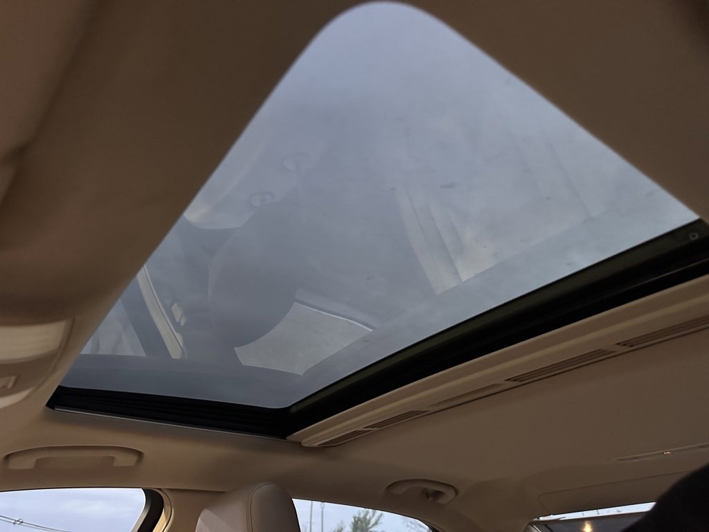 Used 2015 Mercedes-Benz E 350 Sedan image 31