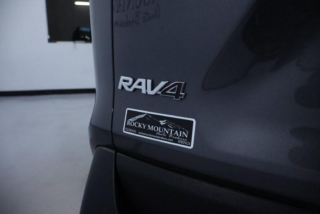 Used 2025 Toyota RAV4 LE AWD/4WD image 10