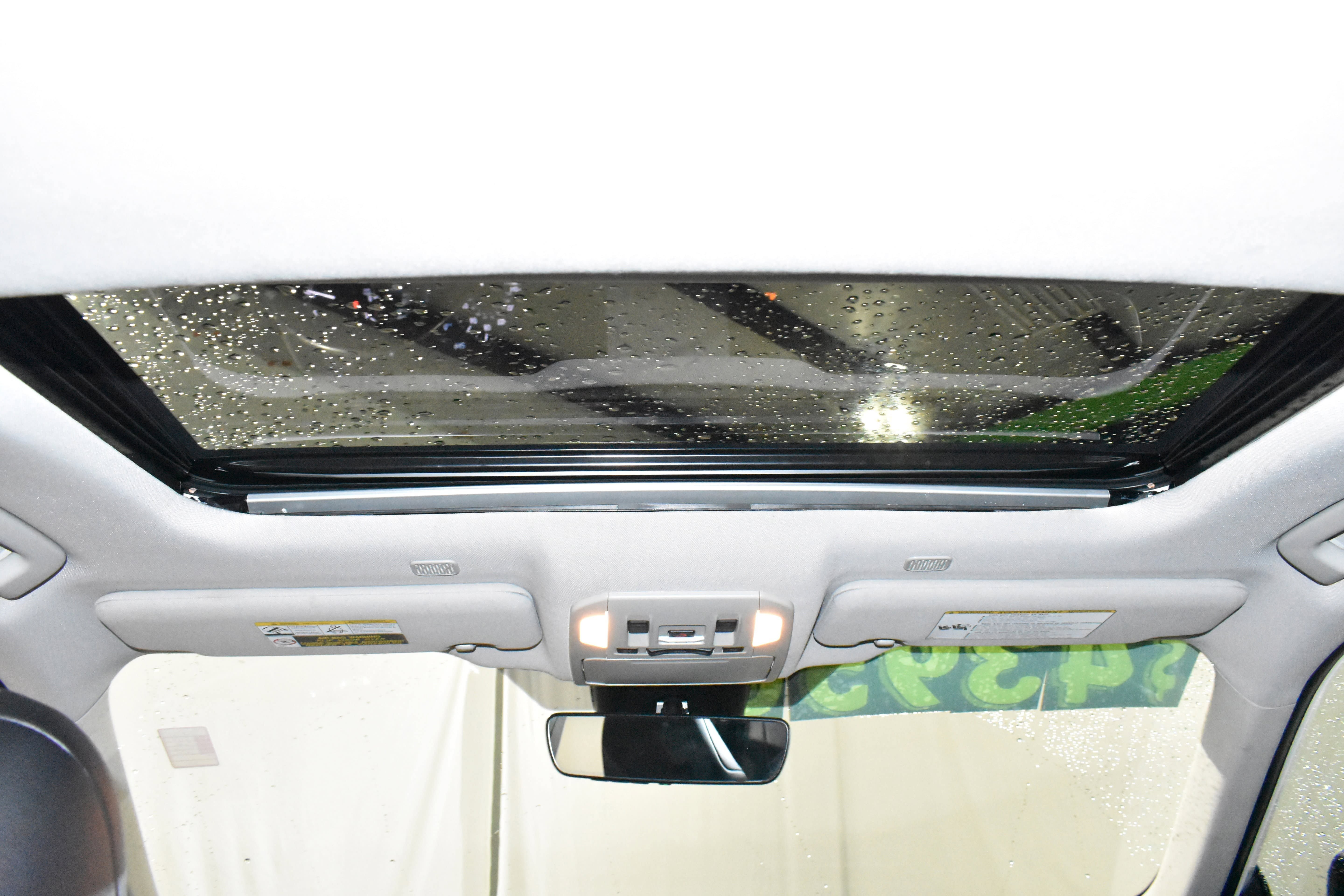 Used 2025 Toyota Highlander XLE FWD image 32