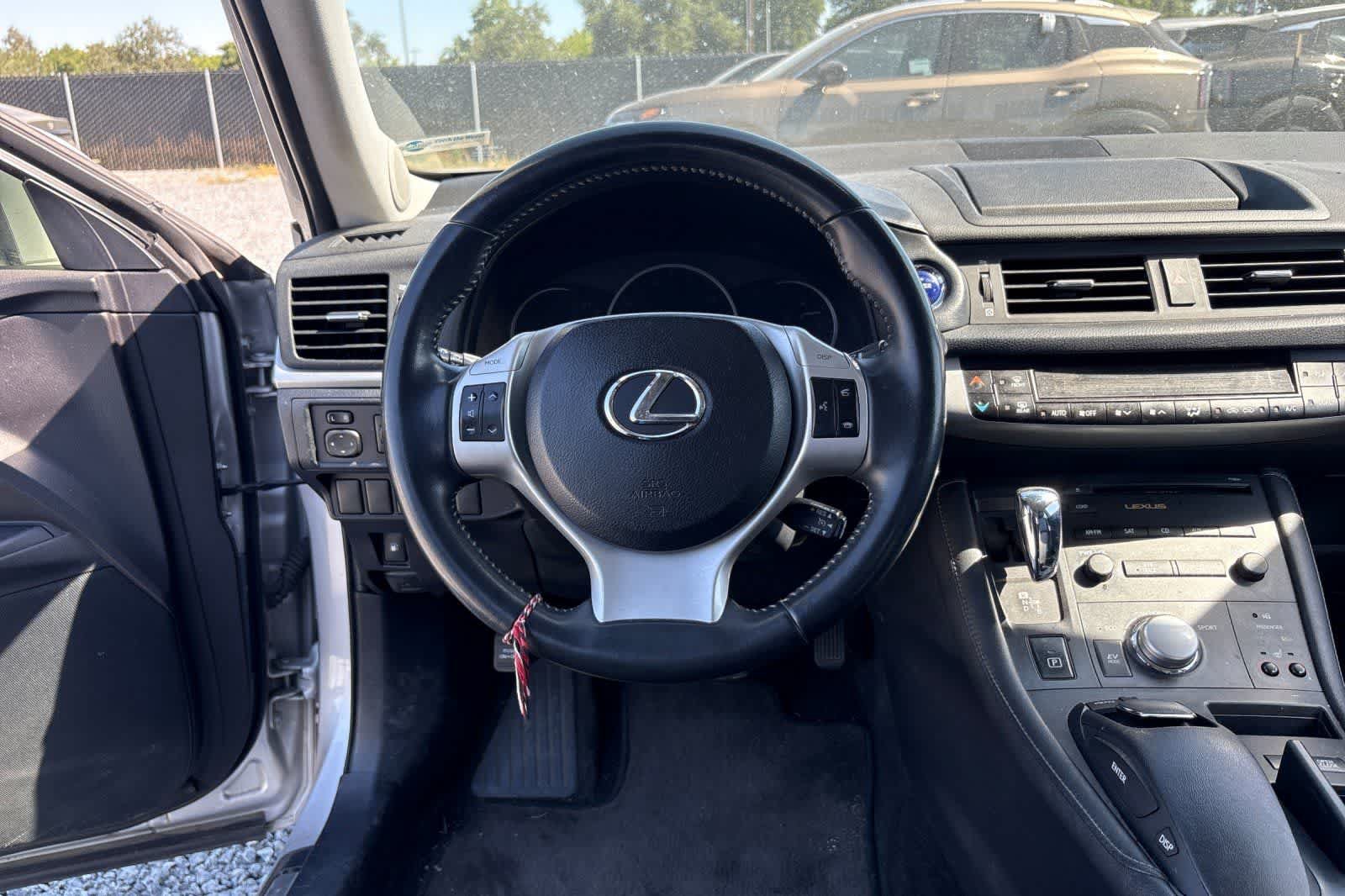 Used 2012 Lexus CT 200h Premium w/ Premium Audio Pkg FWD image 16