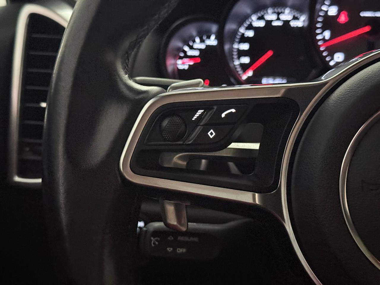 Used 2018 Porsche Cayenne S AWD/4WD image 40