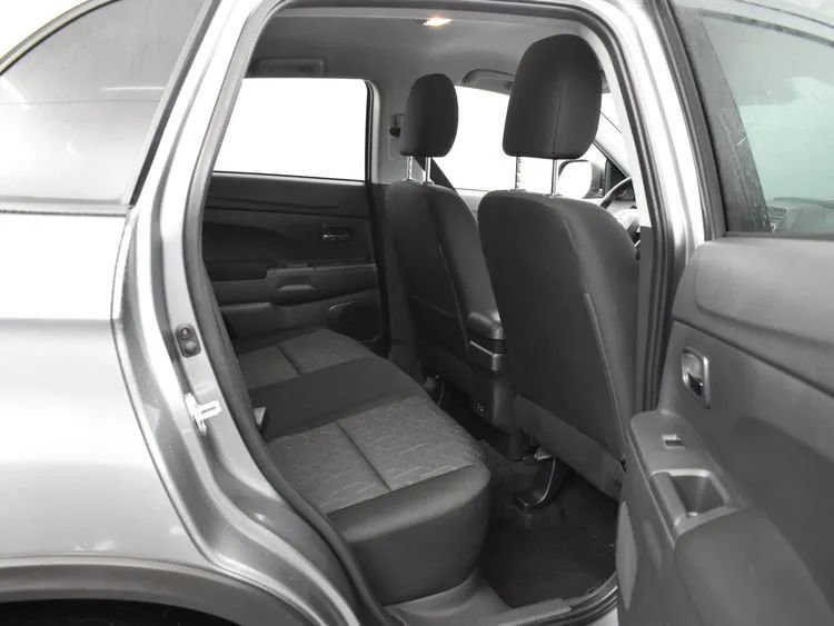 Used 2025 Mitsubishi Outlander Sport LE image 18