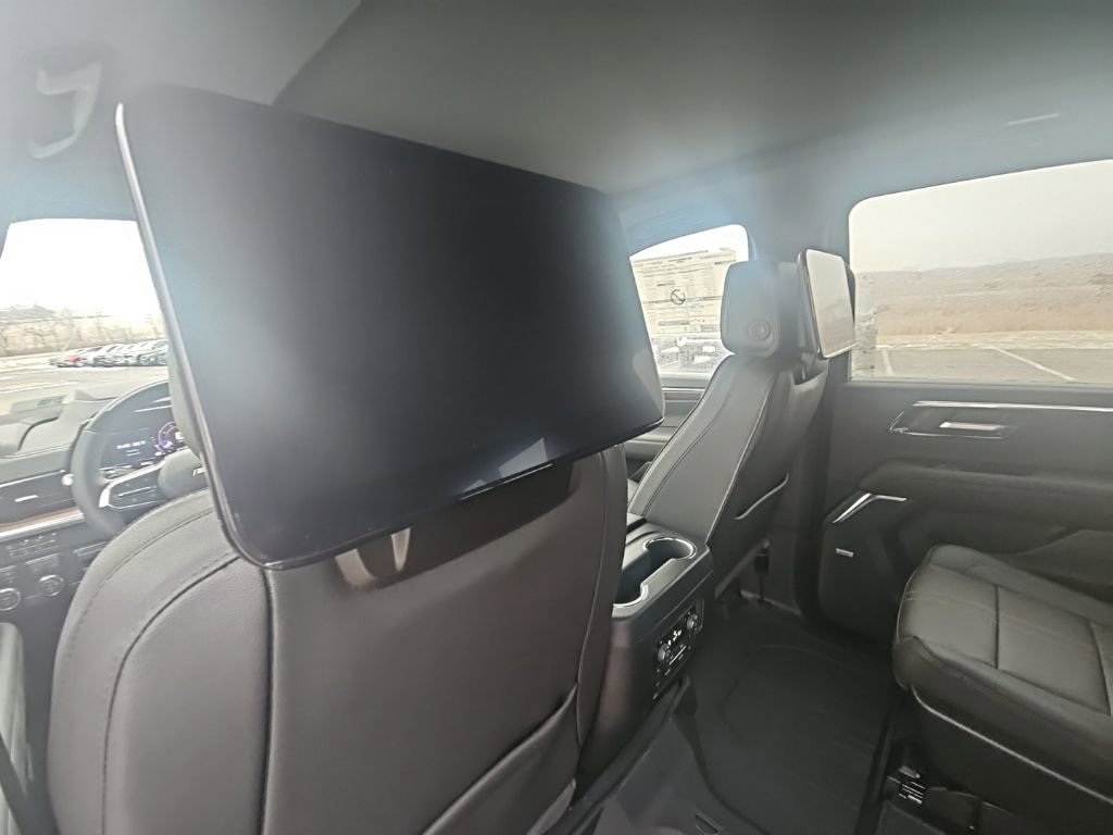 New 2026 Chevrolet Suburban High Country image 23