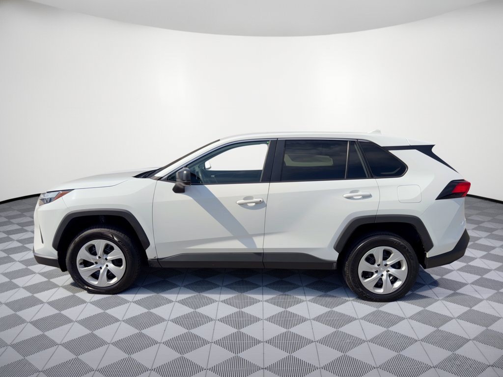 Used 2024 Toyota RAV4 LE AWD/4WD image 2