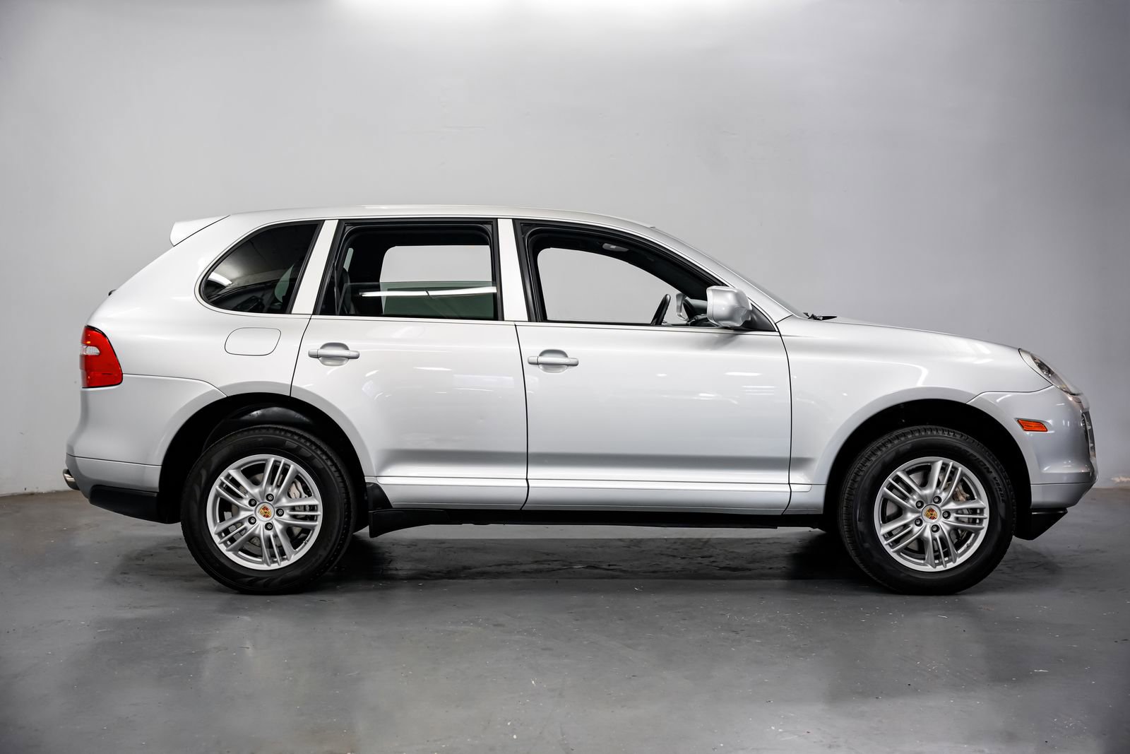 Used 2008 Porsche Cayenne S AWD/4WD image 2