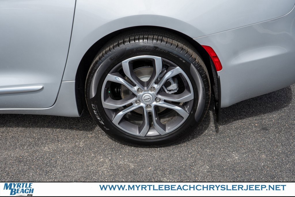 New 2026 Chrysler Pacifica Pinnacle image 12