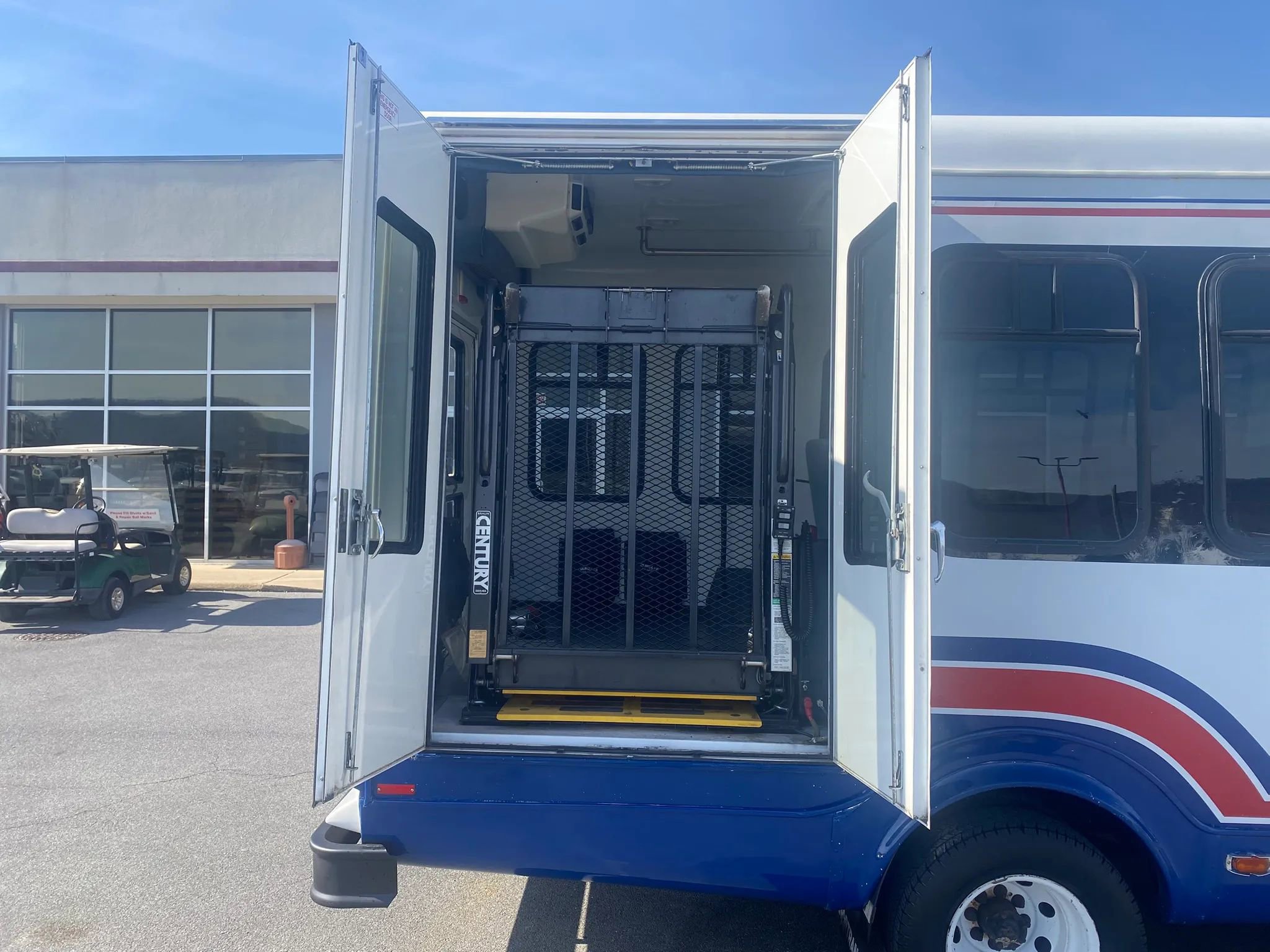 Used 2006 Ford E-450 and Econoline 450 image 24